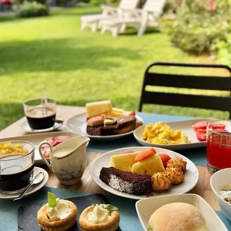 Alojamento de Acomodação e Pequeno-almoço Residenza Laurum Mandello del Lario