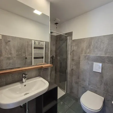 Alojamento de Acomodação e Pequeno-almoço Residenza Laurum Mandello del Lario